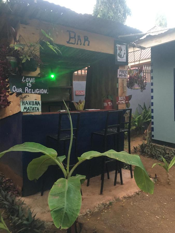 Ava Garden Backpackers Apartment Mto wa Mbu ภายนอก รูปภาพ