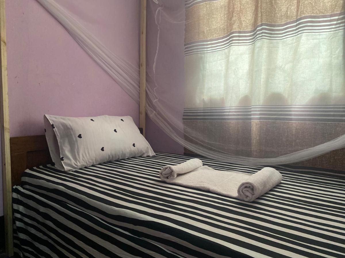 Ava Garden Backpackers Apartment Mto wa Mbu ภายนอก รูปภาพ