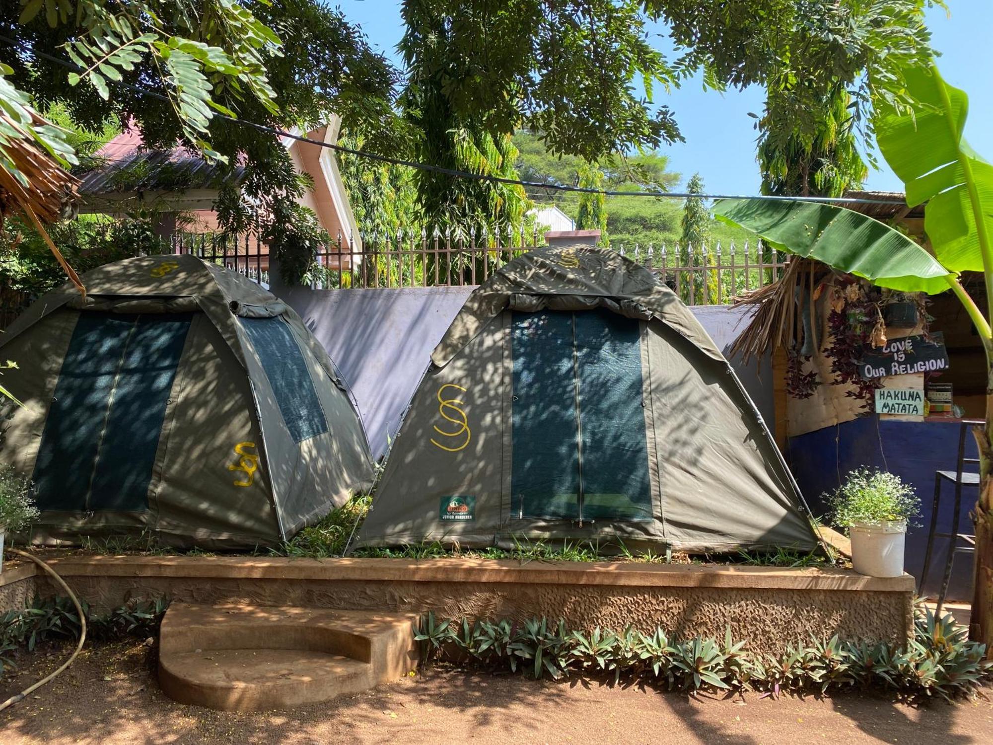 Ava Garden Backpackers Apartment Mto wa Mbu ภายนอก รูปภาพ
